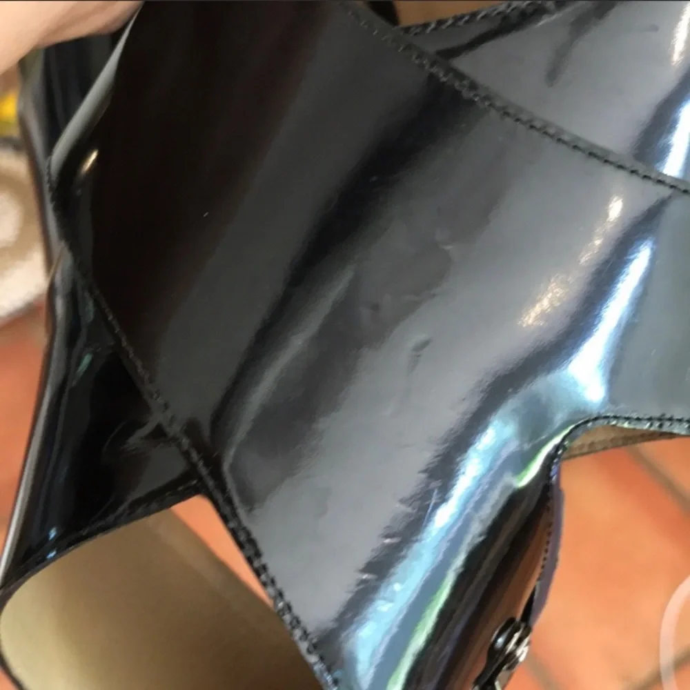$550. Pretty Chloé‎ patent leather sandals 👡 36.5